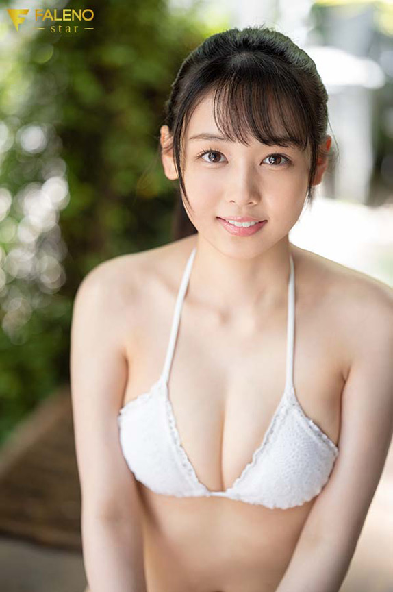 美少女系アイドルさながらのビジュアルをもつ時田亜美
